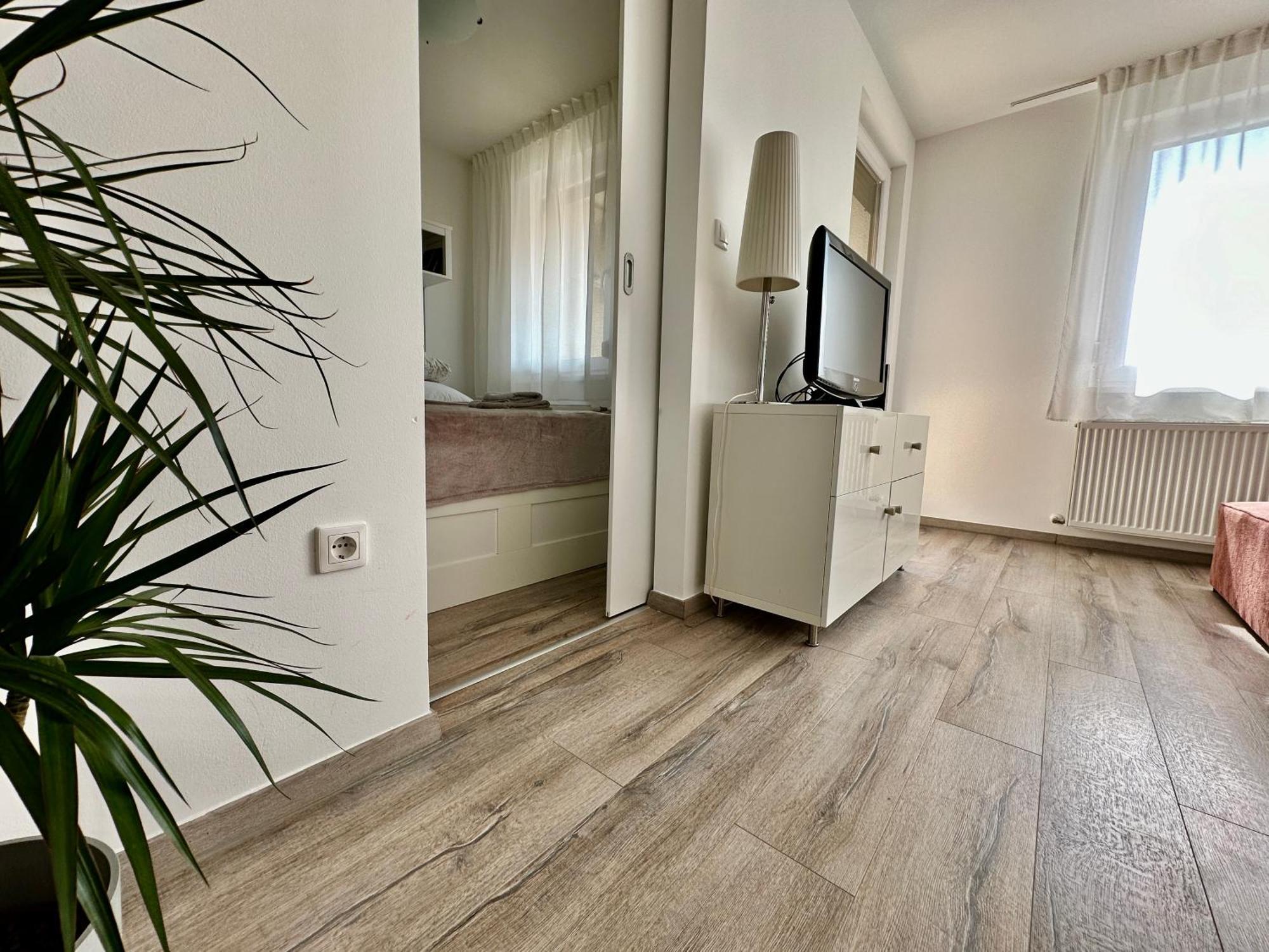 City Break Apartment - Private Garage, Ac, Balcony Будапеща Екстериор снимка